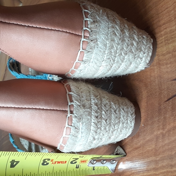 Vince Camuto wedge sandal - Picture 10 of 11